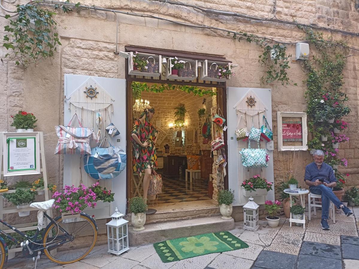 Iris Apartment, Comfort E Stile Nel Cuore Di Bisceglie Exterior photo